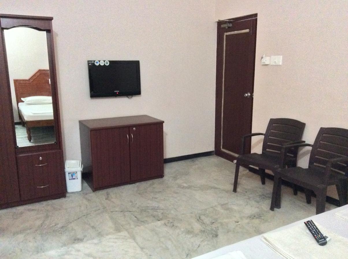 Dharapuram Sakthi Lodge الغرفة الصورة