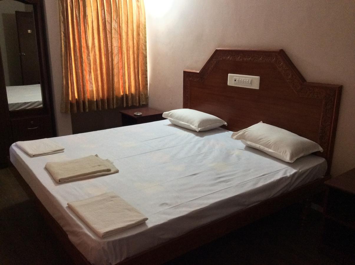 Dharapuram Sakthi Lodge الغرفة الصورة